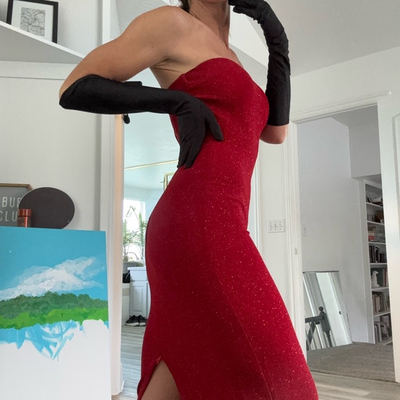 Meet your Posher, Jessica - Picture 1 of 4